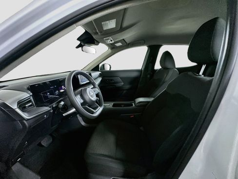Used 2025 Nissan Kicks S FWD image 13