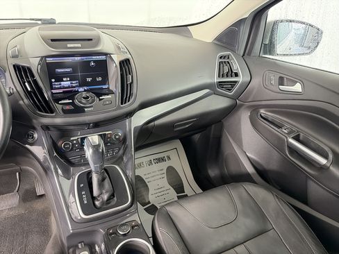 Used 2013 Ford Escape Titanium w/ Parking Technology Pkg FWD image 4