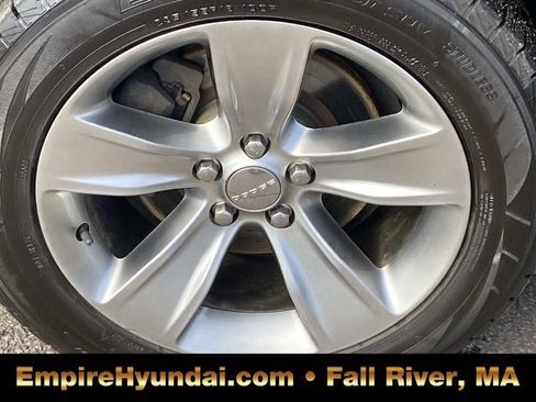 Used 2018 Dodge Challenger SXT image 27