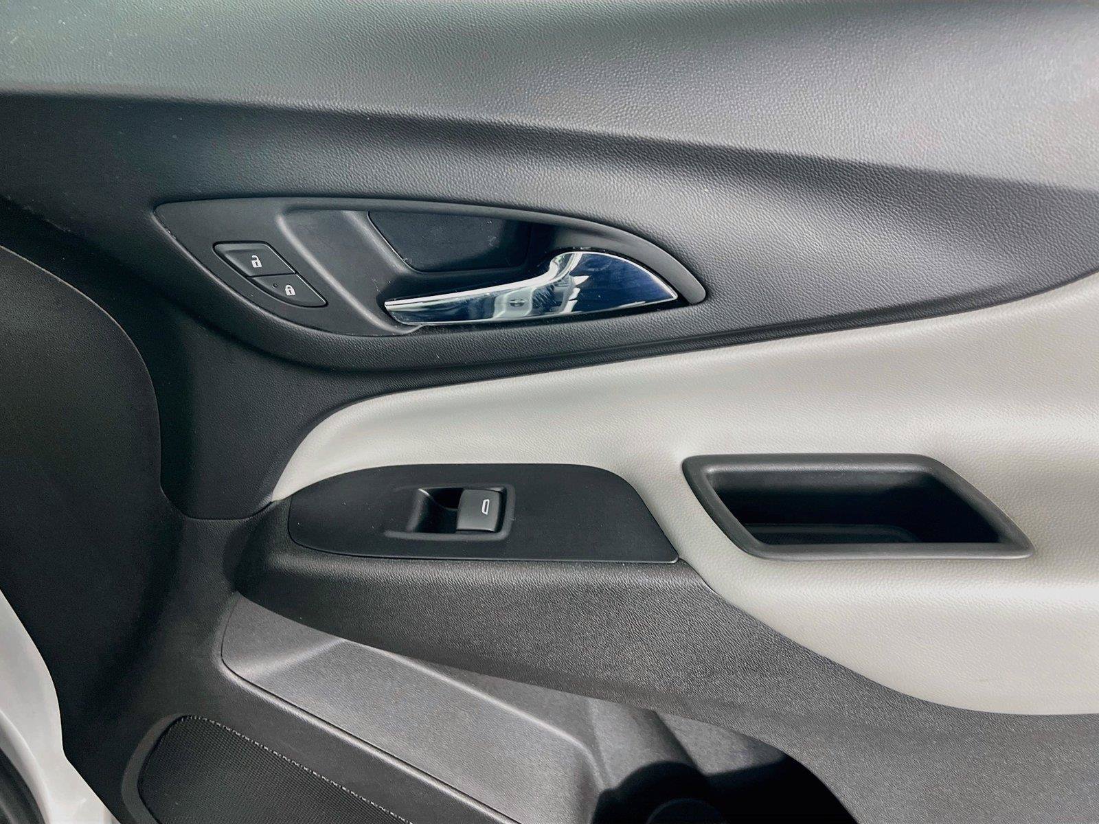 Used 2018 Chevrolet Equinox LS FWD image 30
