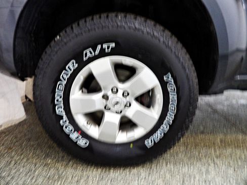 Used 2012 Nissan Frontier SV w/ SV Premium Utility Pkg AWD/4WD image 22