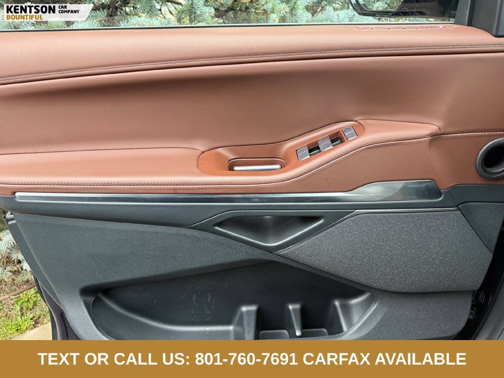 Used 2025 Lincoln Navigator Reserve AWD/4WD image 16