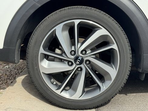 Used 2019 Kia Niro Touring image 9