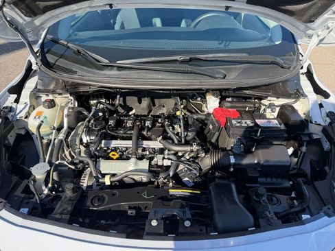 Used 2025 Nissan Versa SV image 30