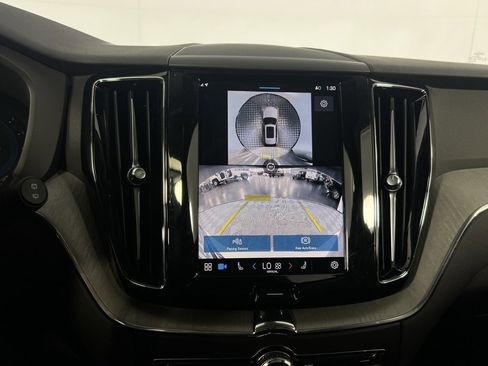 Used 2025 Volvo XC60 B5 Plus image 14