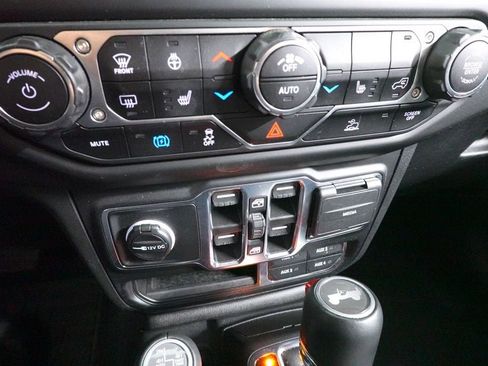 Used 2023 Jeep Wrangler Unlimited Sahara w/ Cold Weather Group AWD/4WD image 16