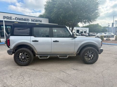Used 2023 Ford Bronco 4-Door AWD/4WD image 2