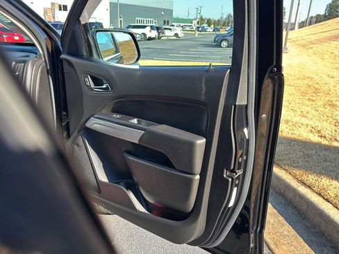 Used 2020 Chevrolet Colorado LT image 12