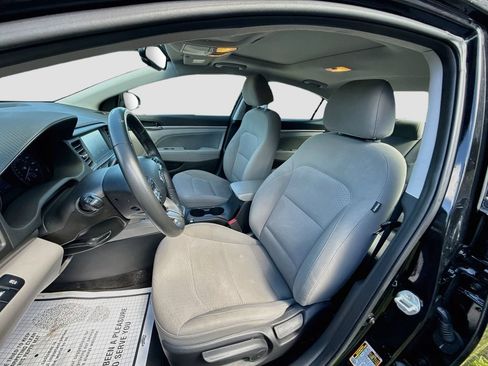Used 2020 Hyundai Elantra Value Edition FWD image 23