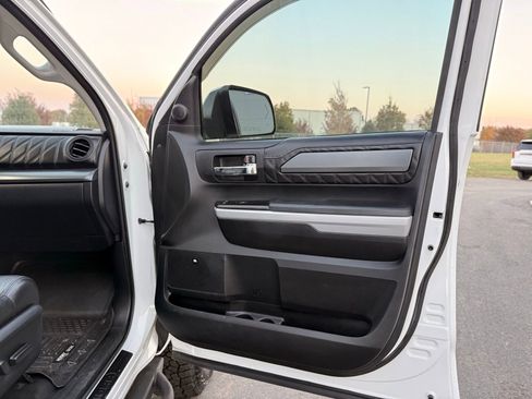 Used 2018 Toyota Tundra Platinum image 31