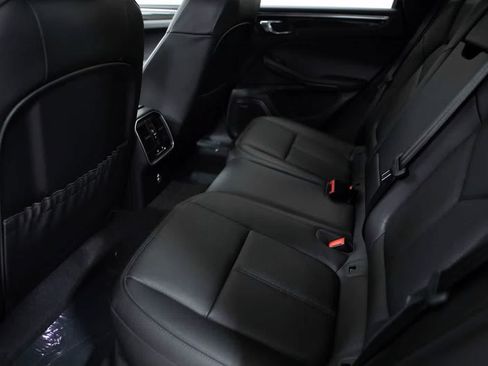 Certified 2026 Porsche Macan Turbo AWD/4WD image 33