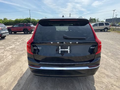 Used 2024 Volvo XC90 B6 Plus w/ Protection Package Premier AWD/4WD image 13
