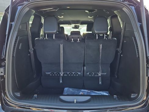 New 2026 Chrysler Pacifica Select image 24