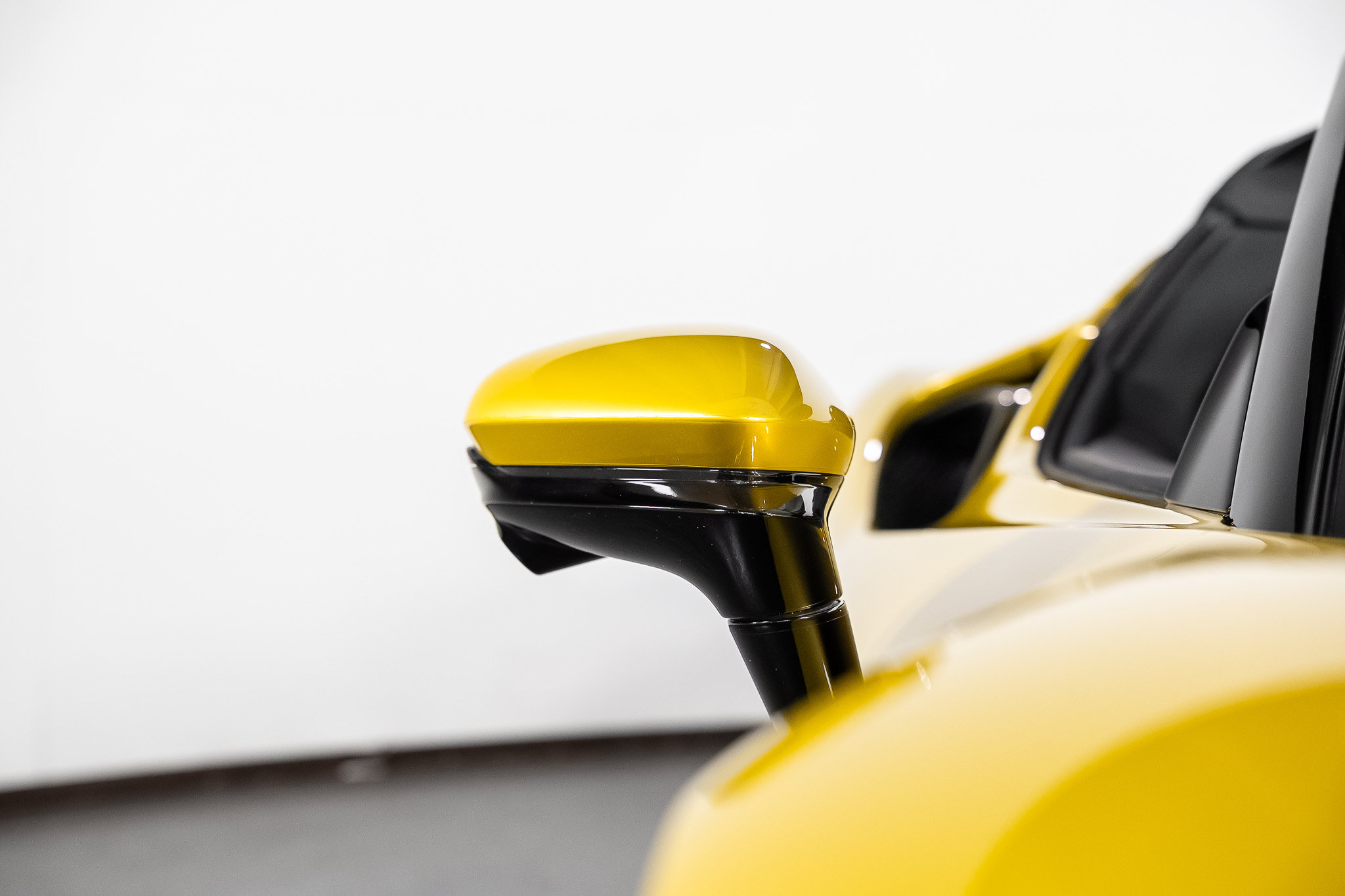 Used 2024 Ferrari SF90 Spider AWD/4WD image 11