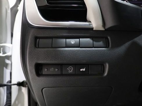 Used 2023 Nissan Rogue SL w/ SL Premium Package image 18