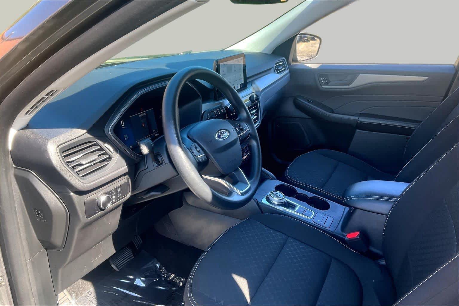 Used 2025 Ford Escape Active AWD/4WD image 18