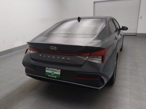 Used 2024 Hyundai Elantra SEL FWD image 7