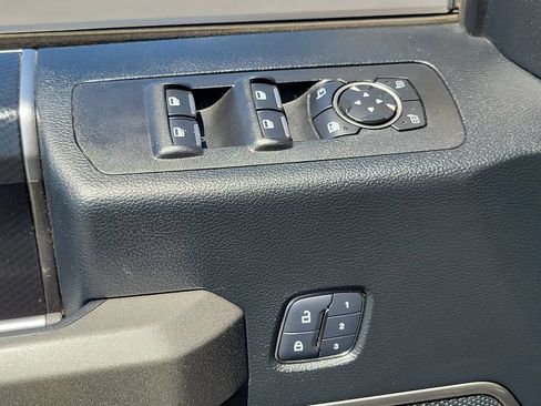 Used 2017 Ford F150 Raptor w/ Equipment Group 802A Luxury AWD/4WD image 18