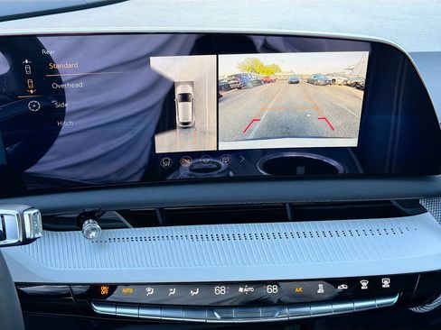 Used 2025 Cadillac Optiq Sport 1 w/ LPO, Floor Liner Package AWD/4WD image 36