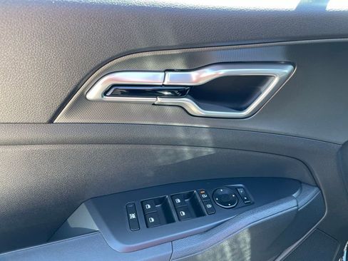 New 2026 Kia Sportage LX image 11