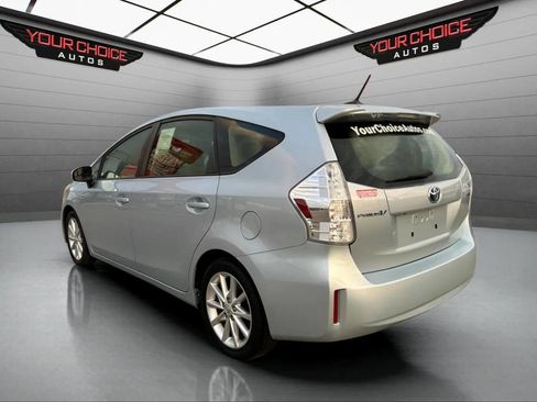 Used 2013 Toyota Prius V Five image 3