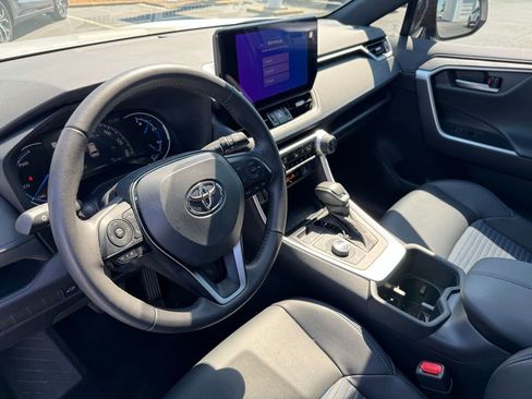 Used 2025 Toyota RAV4 XSE AWD/4WD image 15