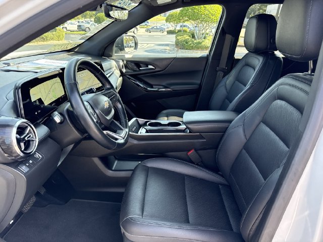 Used 2025 Chevrolet Equinox LT w/ Convenience Package II FWD image 9