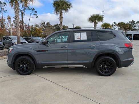 Used 2024 Volkswagen Atlas Peak Edition SE image 7