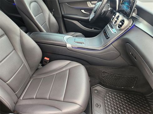 Used 2020 Mercedes-Benz GLC 300 image 19