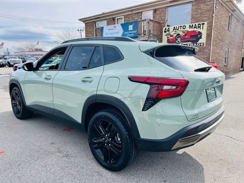 Used 2024 Chevrolet Trax ACTIV w/ Sunroof Package image 4