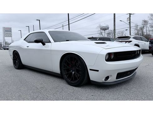 Used 2016 Dodge Challenger R/T Plus image 2
