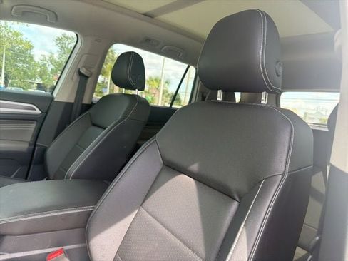 Used 2023 Volkswagen Atlas SEL R-Line AWD/4WD image 19
