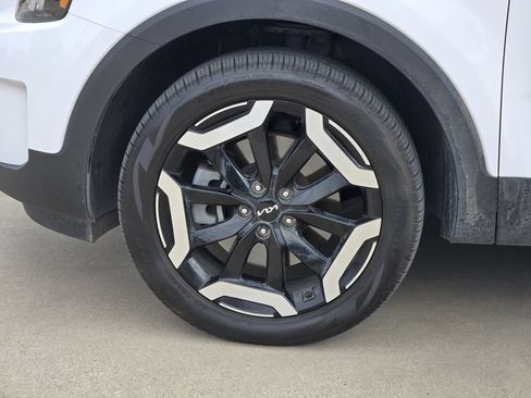 Certified 2024 Kia Telluride EX w/ EX Captain's Chair Package FWD image 17