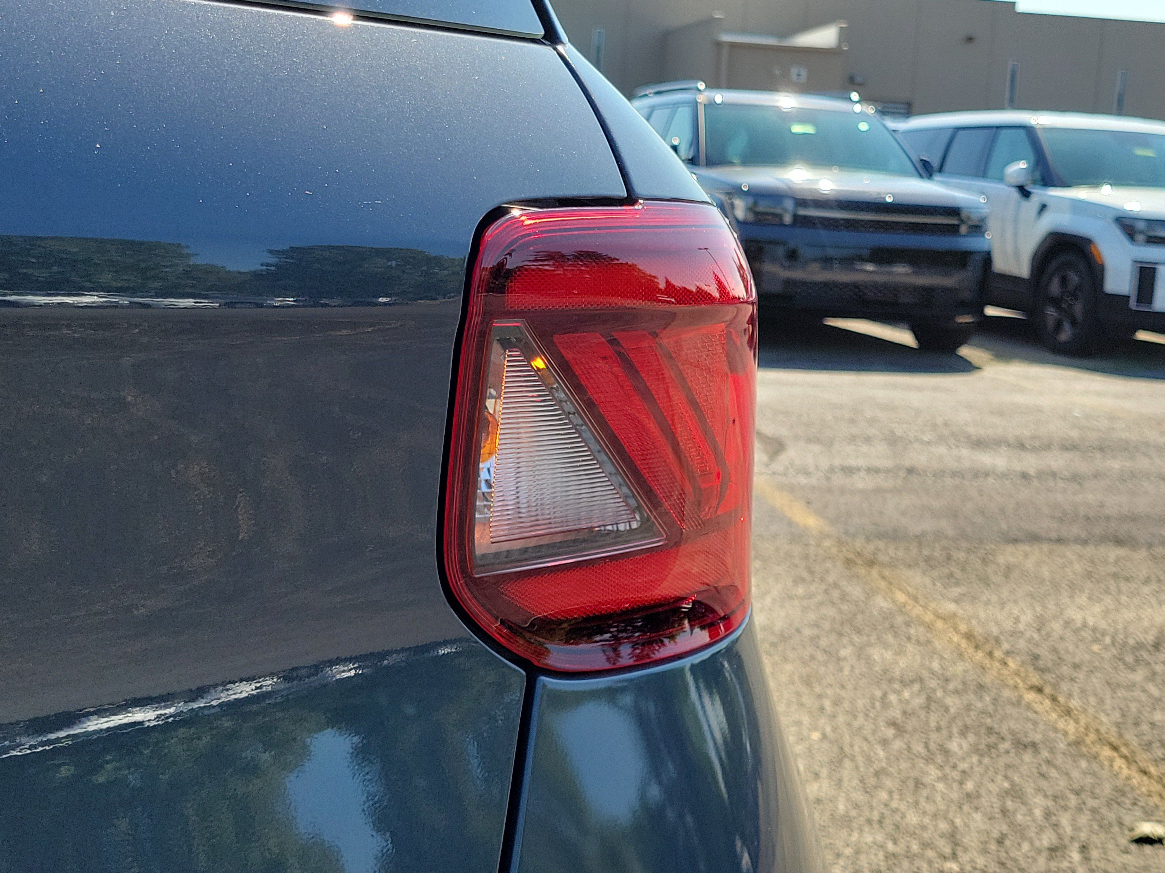 Used 2024 Hyundai Venue SEL FWD image 7