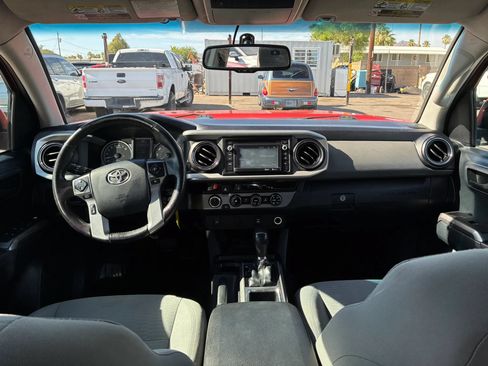 Used 2016 Toyota Tacoma SR5 w/ SR5 Appearance Package (SN) AWD/4WD image 18