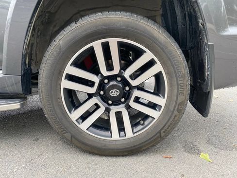 Used 2021 Toyota 4Runner Limited AWD/4WD image 32