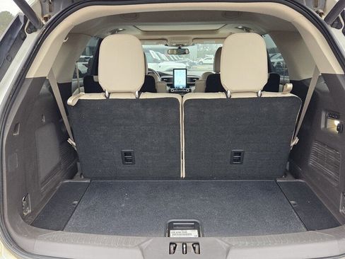 Used 2021 Ford Explorer Platinum w/ Equipment Group 601A image 12