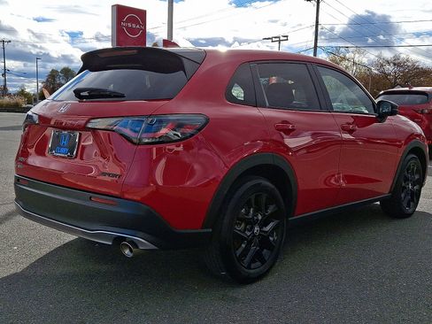 Used 2023 Honda HR-V Sport image 4