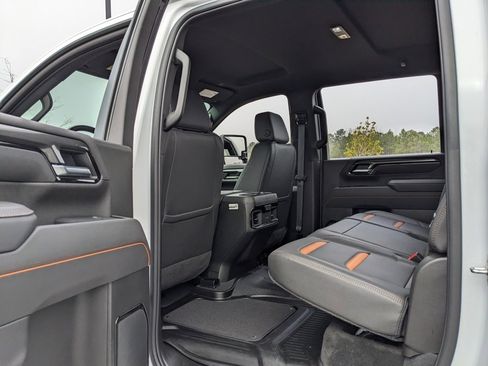 Used 2025 GMC Sierra 2500 AT4 image 42