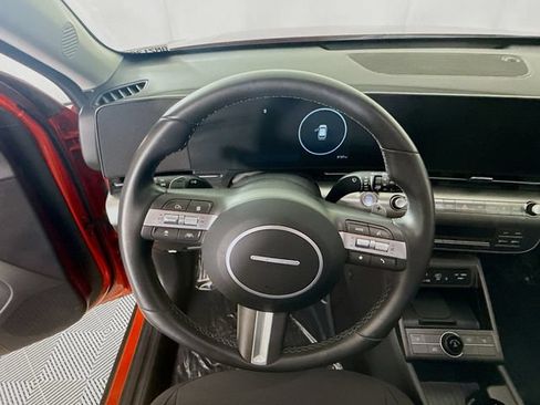 Used 2025 Hyundai Kona SEL AWD/4WD image 11