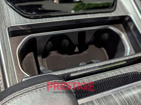 Used 2024 Jeep Wagoneer L Series II w/ Flexible Seating Group image 25