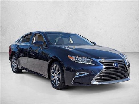Used 2017 Lexus ES 300h ES 300h image 3