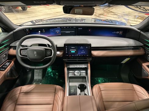 New 2026 Lincoln Nautilus Reserve w/ Jet Appearance Package image 15