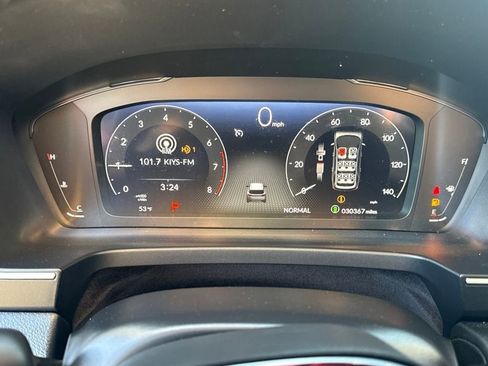 Used 2025 Honda Pilot Elite image 23