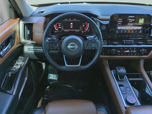 Certified 2022 Nissan Pathfinder Platinum w/ Cargo Package image 16