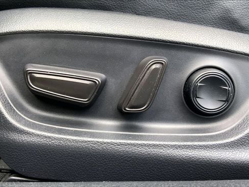 Used 2019 Toyota Camry SE w/ Convenience Package image 34