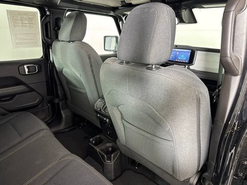 Certified 2025 Jeep Wrangler Unlimited Sahara AWD/4WD image 35