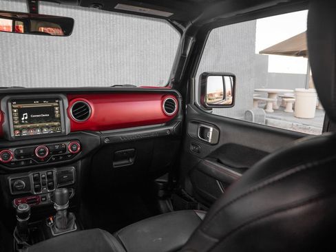 Used 2018 Jeep Wrangler Unlimited Rubicon AWD/4WD image 32
