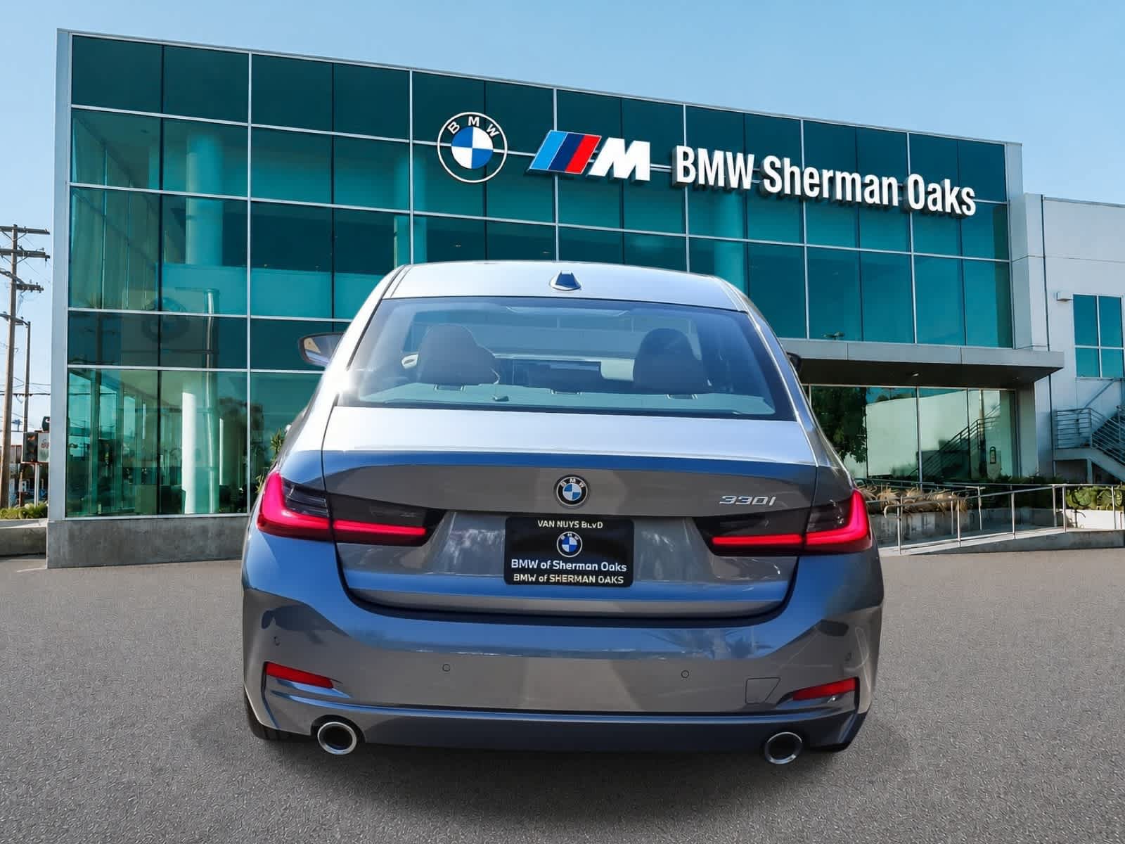 Used 2026 BMW 330i Sedan w/ Convenience Package RWD image 10