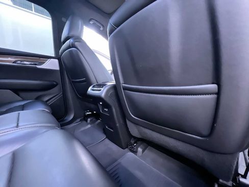 Used 2020 Cadillac XT6 Premium Luxury w/ Platinum Package AWD/4WD image 43